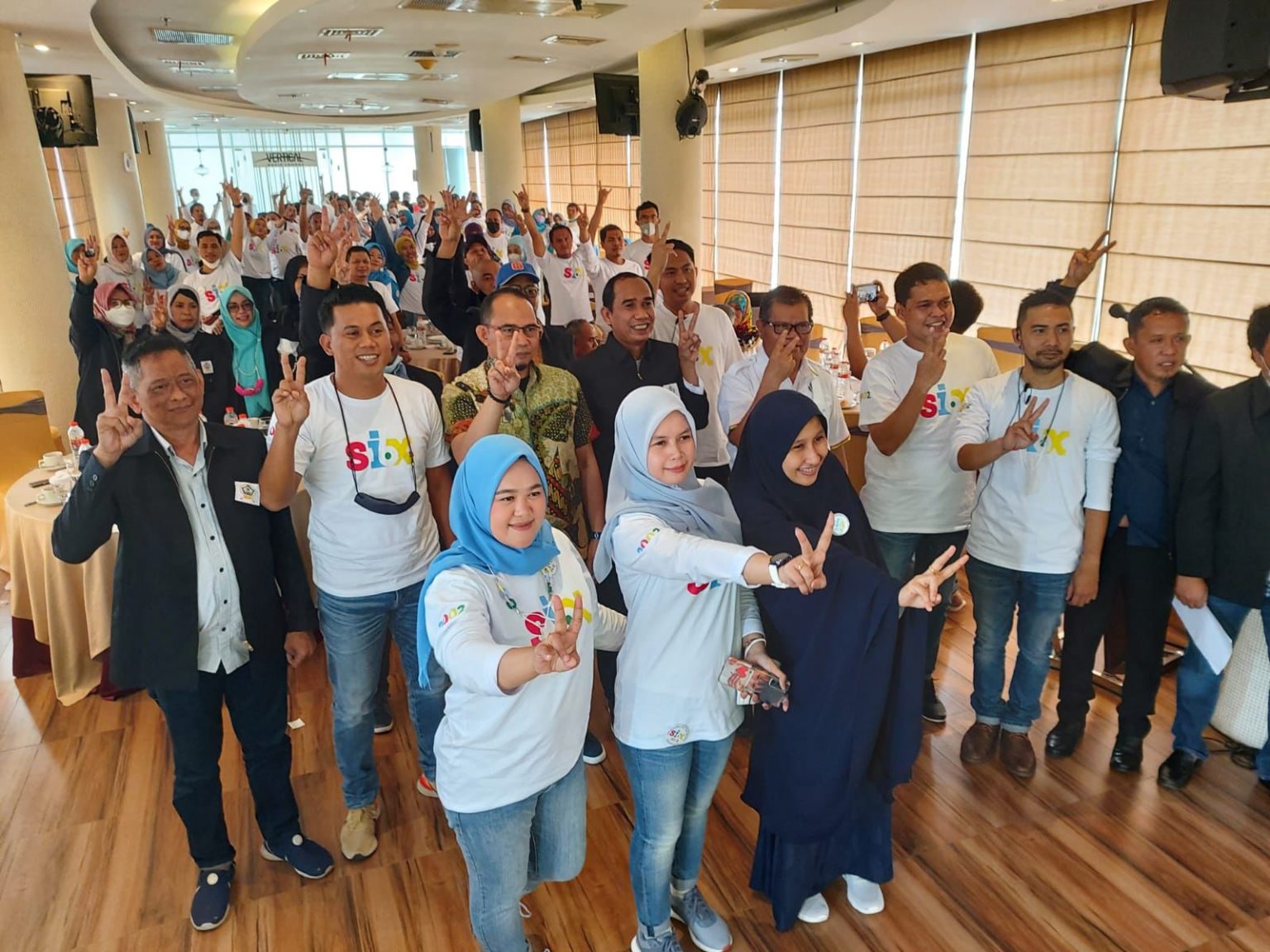 Disaksikan Rektor UNM, Rudianto Lallo Kukuhkan IKA SMA 6 Angkatan 2002